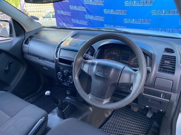 ISUZU D-MAX 250C S/C P/U - Image 9