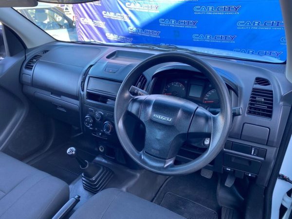 ISUZU D-MAX 250C S/C P/U - Image 9