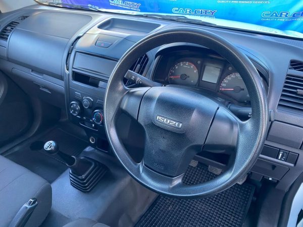 ISUZU D-MAX 250C S/C P/U - Image 10
