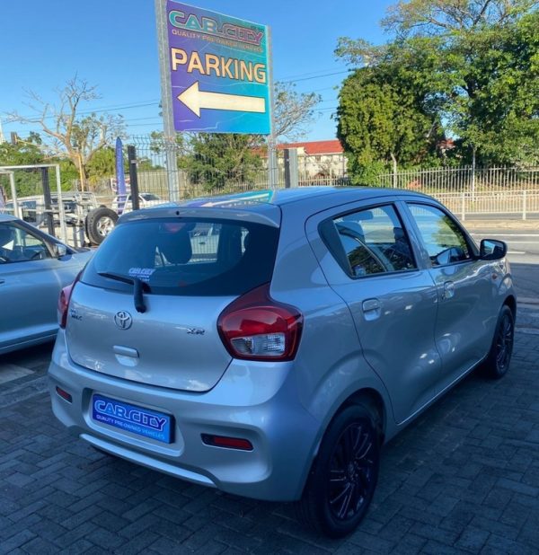 TOYOTA VITZ 1.0 XR - Image 6