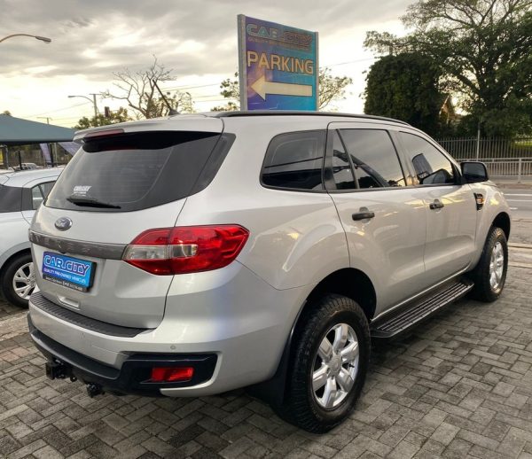 FORD EVEREST 2.2 TDCi XLS A/T - Image 4