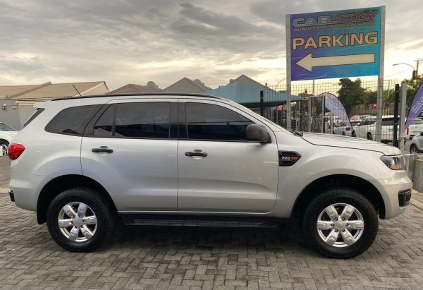 FORD EVEREST 2.2 TDCi XLS A/T - Image 6