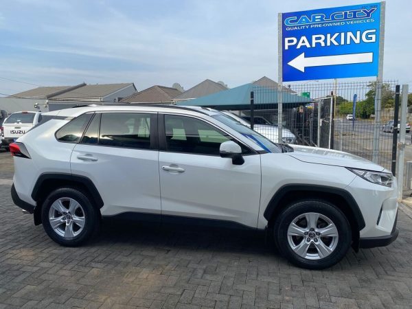 TOYOTA RAV4 2.0 GX CVT - Image 6