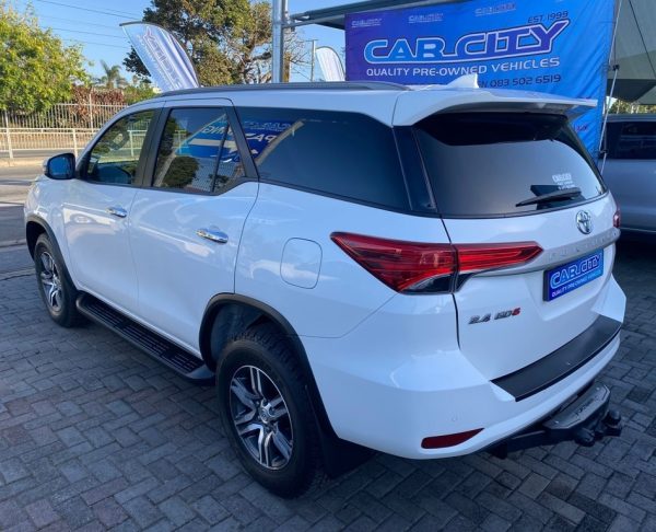 TOYOTA FORTUNER 2.4GD-6 R/B A/T - Image 2