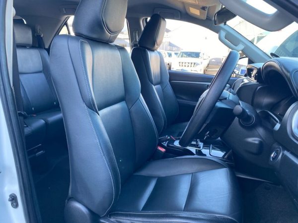 TOYOTA FORTUNER 2.4GD-6 R/B A/T - Image 9