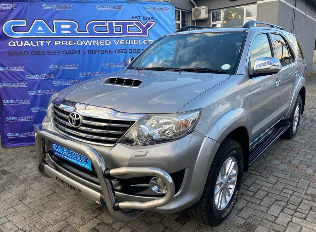 TOYOTAFORTUNER 3.0D-4D R/B A/T2015