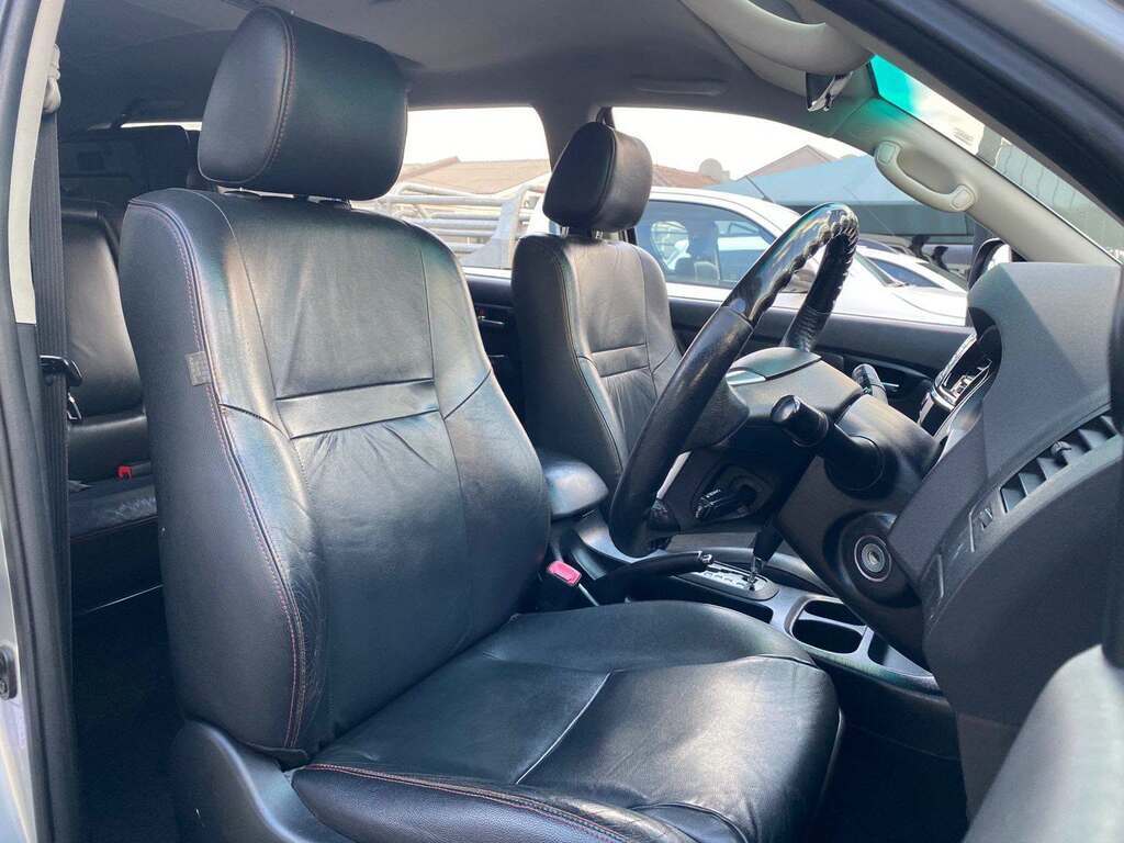 TOYOTA FORTUNER 3.0D-4D R/B A/T - Image 9