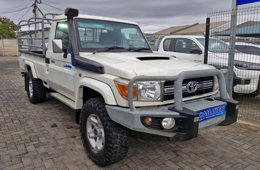TOYOTA LAND CRUISER 79 4.5D P/U S/C - Image 5