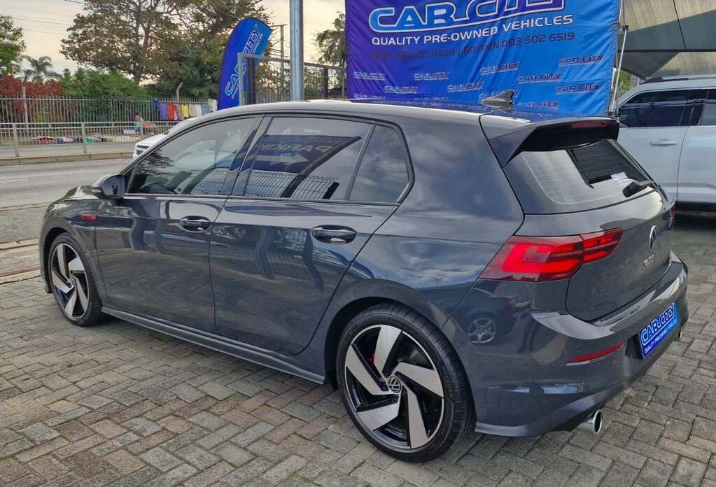 VOLKSWAGEN GOLF 8 GTi 2.0 TSI DSG JACARA EDITION - Image 2