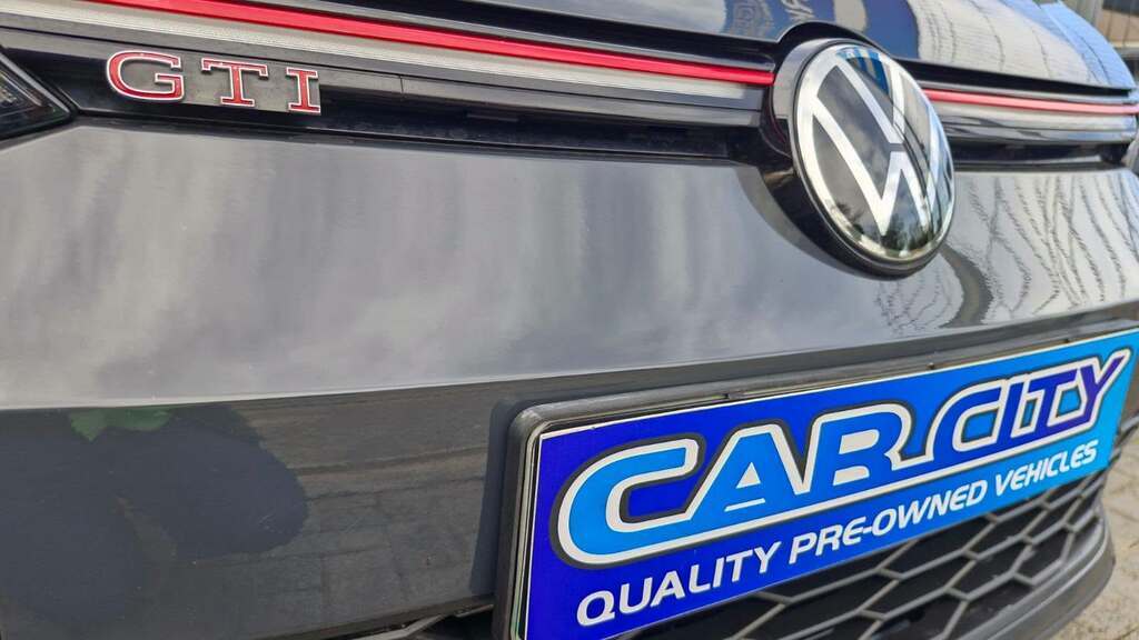 VOLKSWAGEN GOLF 8 GTi 2.0 TSI DSG JACARA EDITION - Image 4