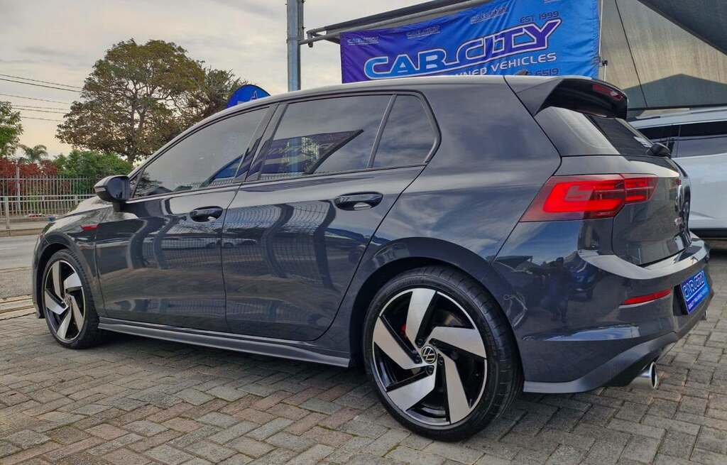 VOLKSWAGEN GOLF 8 GTi 2.0 TSI DSG JACARA EDITION - Image 6