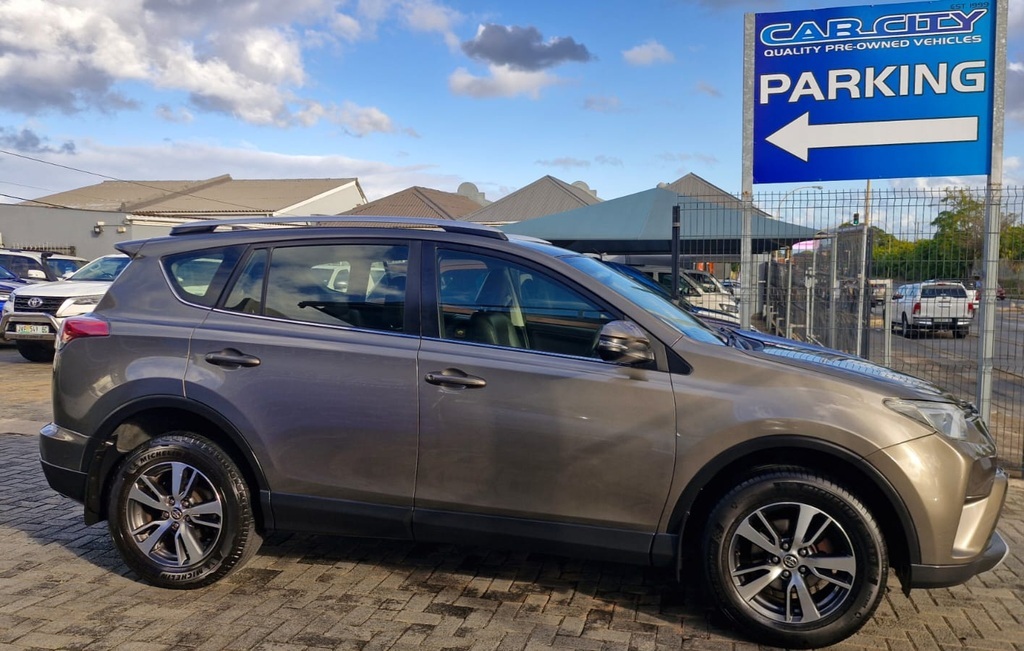 TOYOTA RAV4 2.0 GX A/T - Image 7