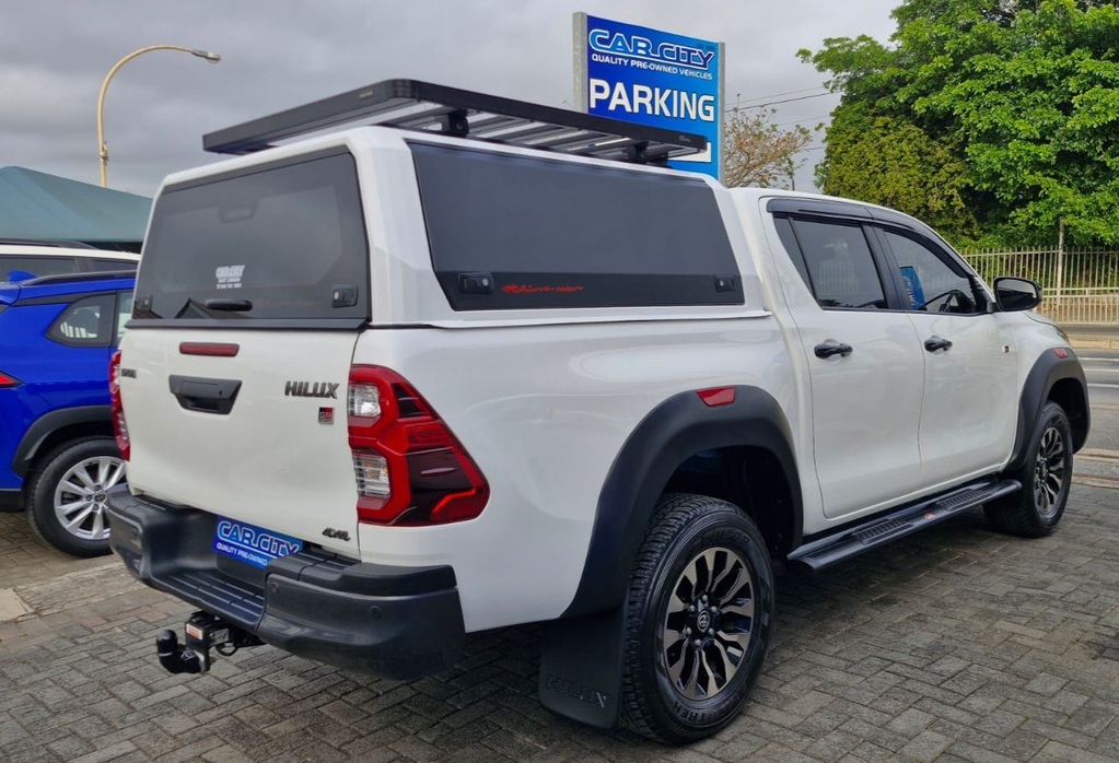TOYOTA HILUX 2.8 GD-6 GR-S 4X4 A/T P/U D/C - Image 4