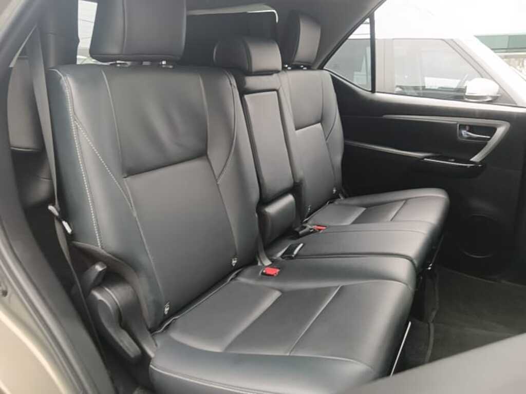 TOYOTA FORTUNER 2.4GD-6 R/B A/T - Image 10
