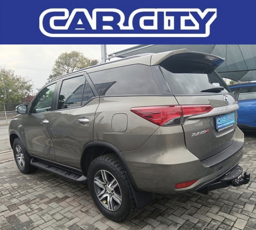 TOYOTA FORTUNER 2.4GD-6 R/B A/T - Image 2