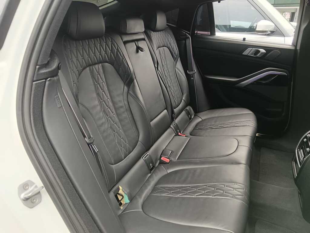 BMW X6 M50i (G06) - Image 7