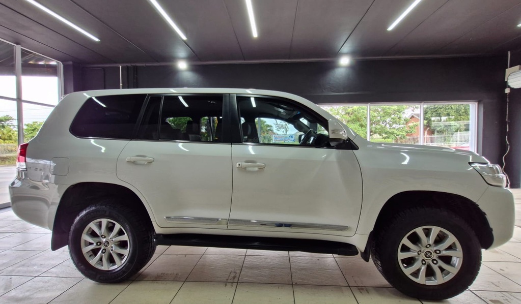 TOYOTA LANDCRUISER 200 V8 4.5D VX A/T - Image 4